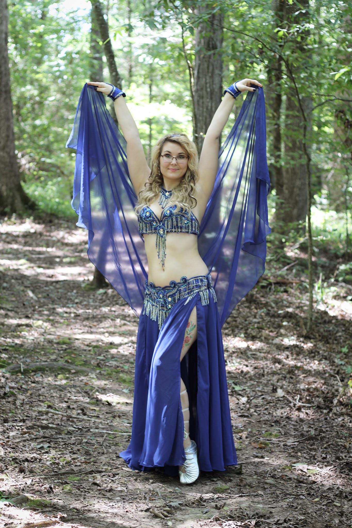 Sarah Rose performing
