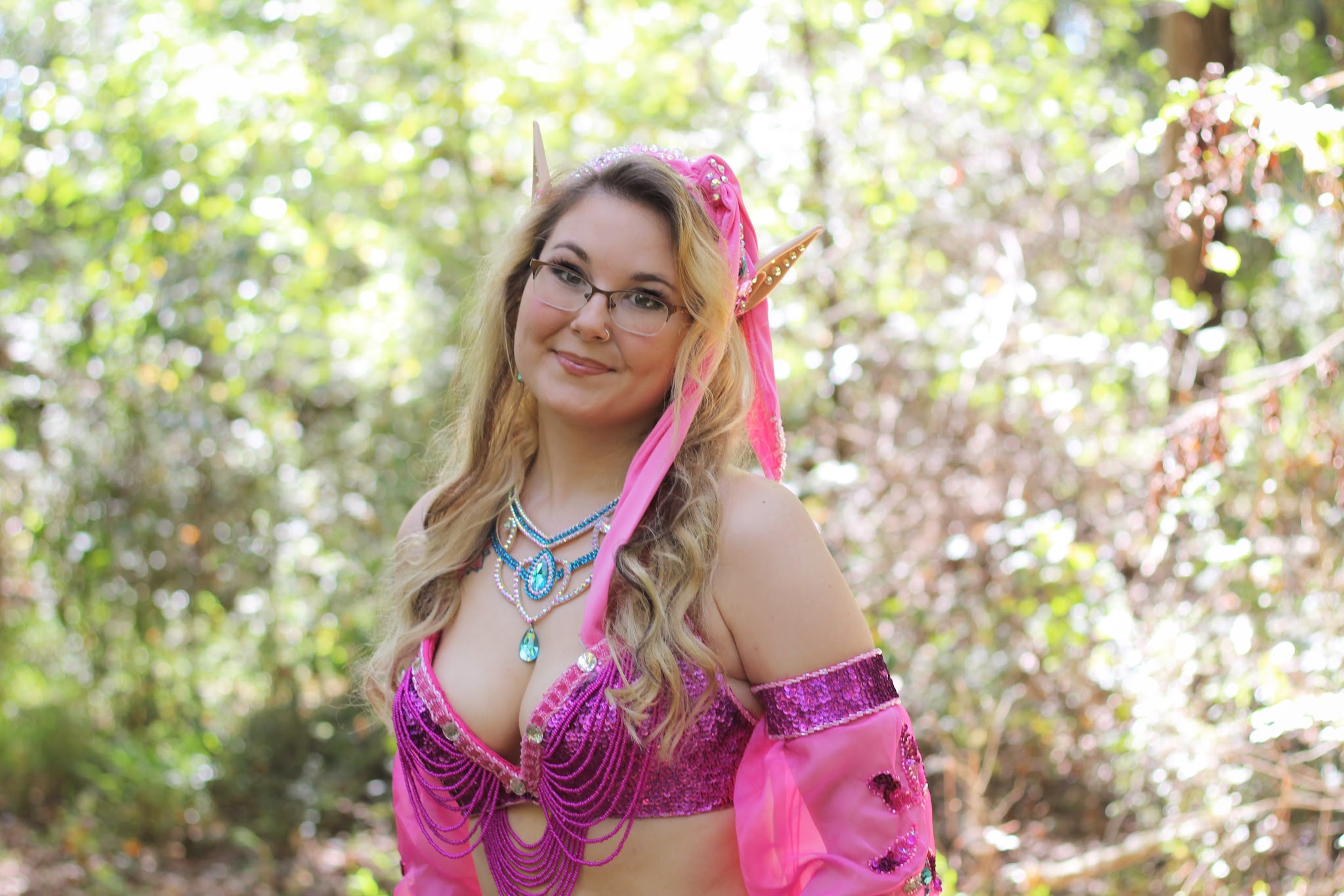 Sarah Rose performing